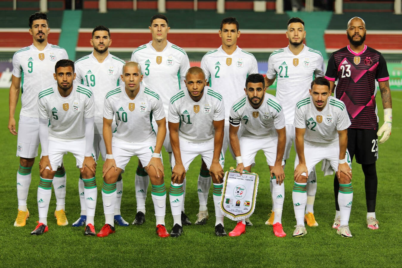 نجم المنتخب الجزائري يتضامن مع فلسطين بطريقته الخاصّة