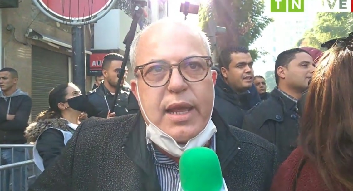 نبيل حجي : بعد مدة سينتهي قيس سعيد أسوأ مما انتهى بورقيبة.. إمّا كبن علي أو أسوأ..