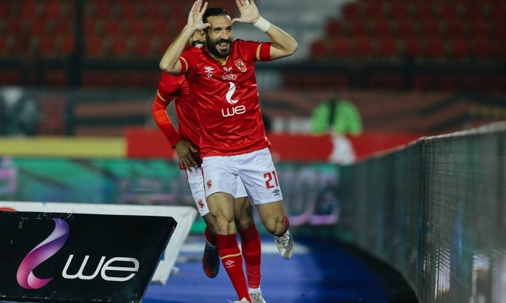 علي معلول أساسي مع الأهلي في مباراة القمّة أمام الزمالك