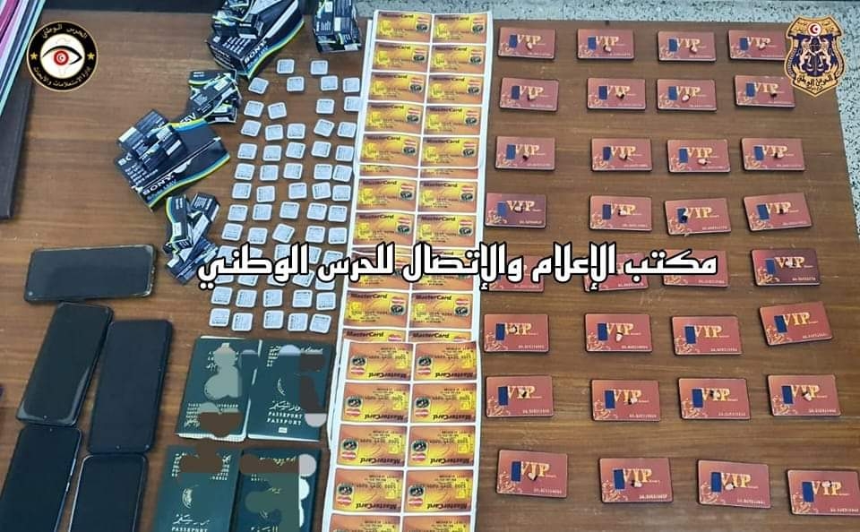 مع اقتراب امتحانات الباكالوريا : حجز مجموعة من السماعات المستعملة في الغش لدى أجانب بولاية الكاف