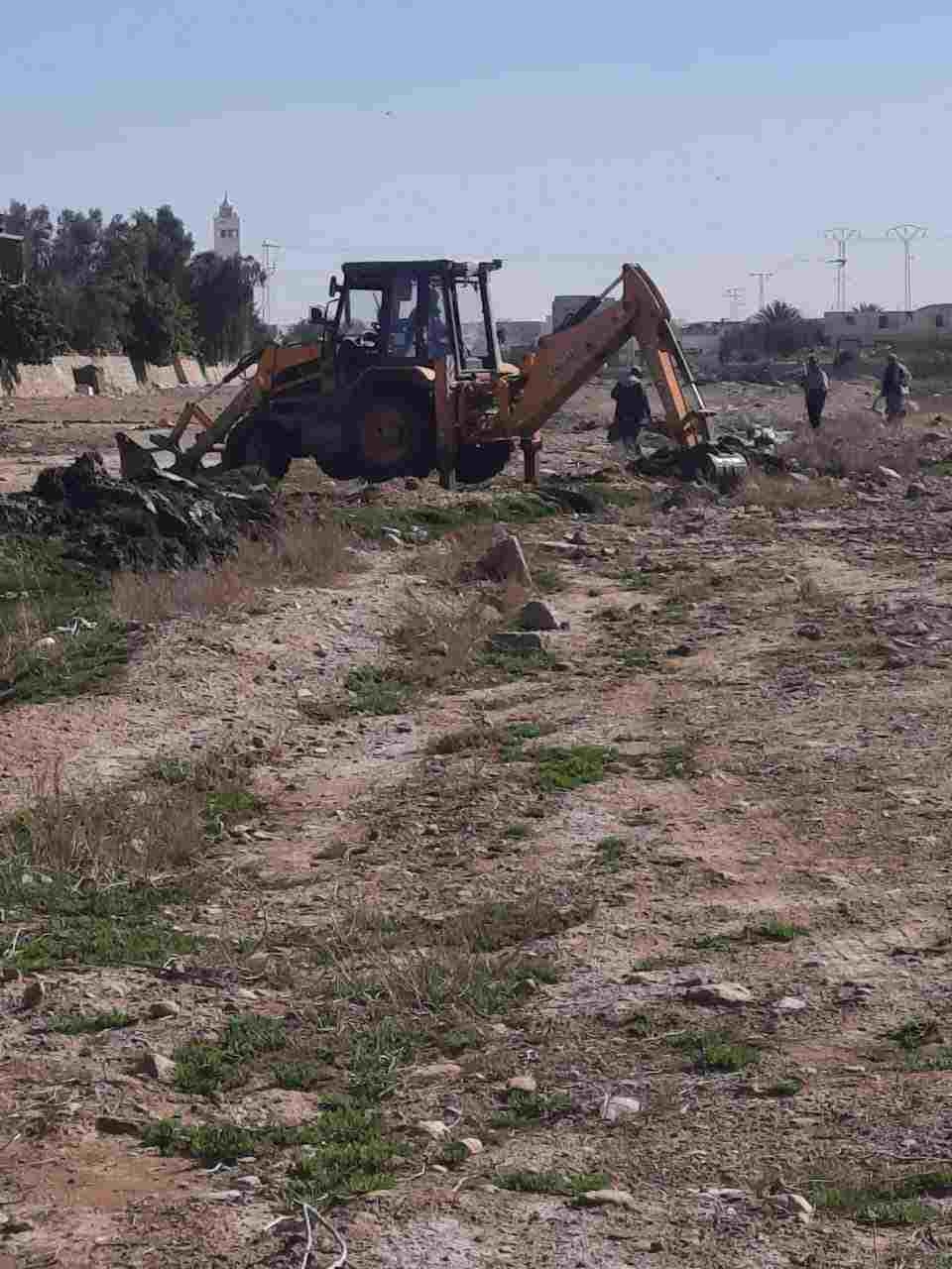 تطاوين: تنظيم الحملة الجهوية للنظافة بواد الشريعة من معتمدية تطاوين الجنوبية‎‎ (صور)