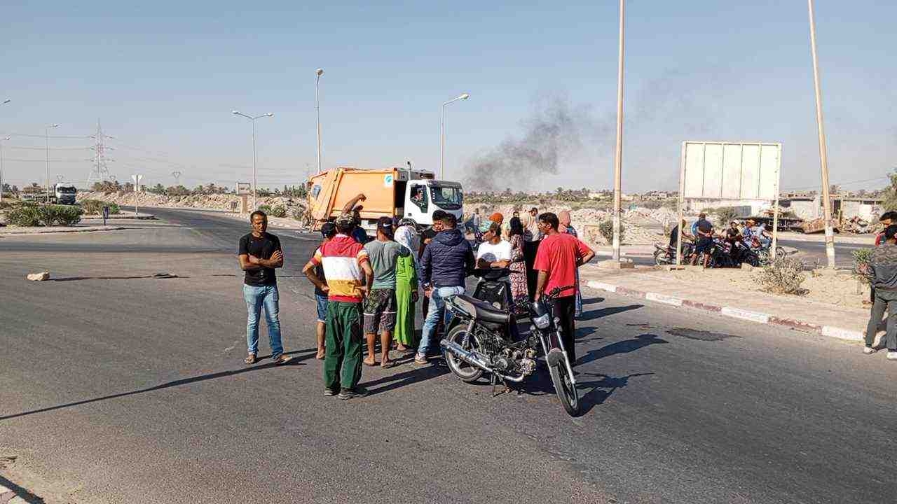 قابس: إحتقان بعد إقدام شخص على إضرام النار في جسده (صور)