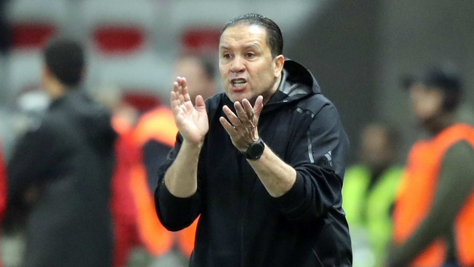 المدرب نبيل معلول يعلق بخصوص قرار رفع عدد اللاعبين الأجانب في البطولة الجزائرية