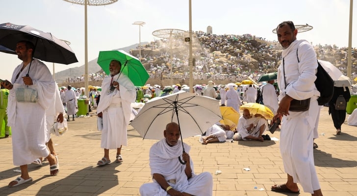 بسبب ارتفاع درجات الحرارة: إيقاف تفويج الحجاج إلى محطة الجمرات