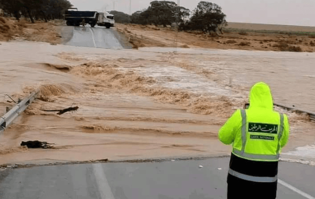 طريق بديلة اثر انقطاع الطريق الوطنية بين قابس وقفصة