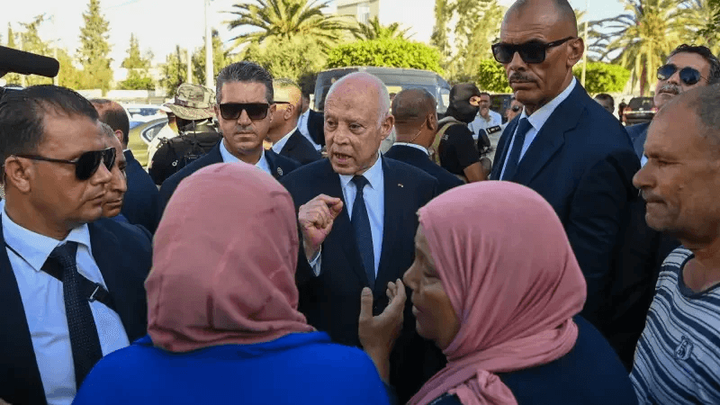 En visite à Jebiniana et El Amra, Saied réaffirme l'autorité de l'État