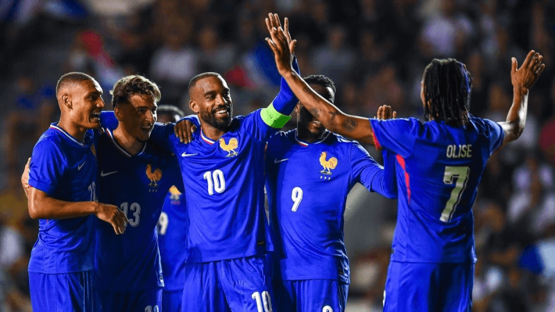 Football - JO: La France bat l'Argentine et complète le dernier carré