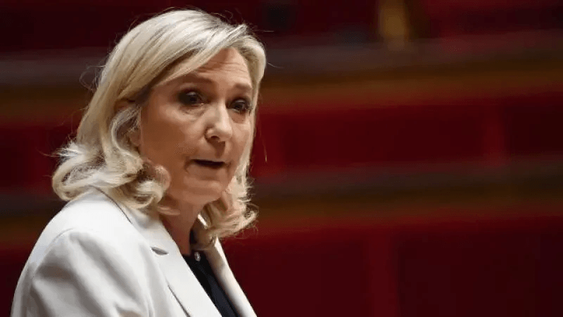 Marine Le Pen appelle à de nouvelles législatives en 2025