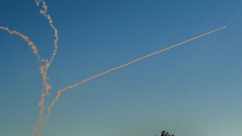 Le Hezbollah tire 320 roquettes sur une base israélienne