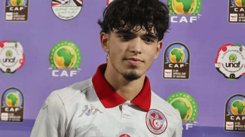 3 فرق تتابع نجم منتخب الأقل من 20 سنة محمد الصادق محمود