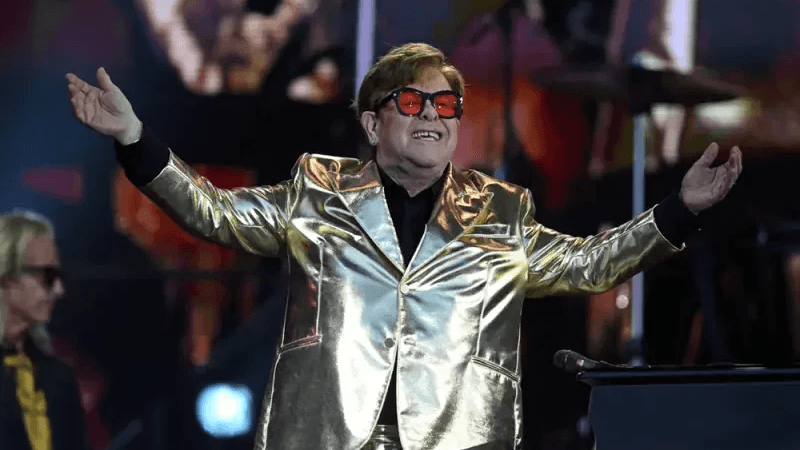 Elton John est devenu aveugle