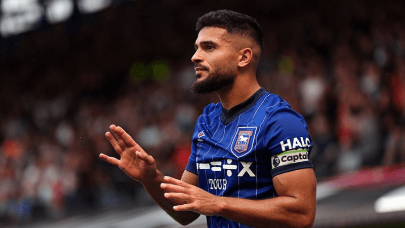 Pour le capitaine d'Ipswich Town, le brassard LGBT ne passe pas...