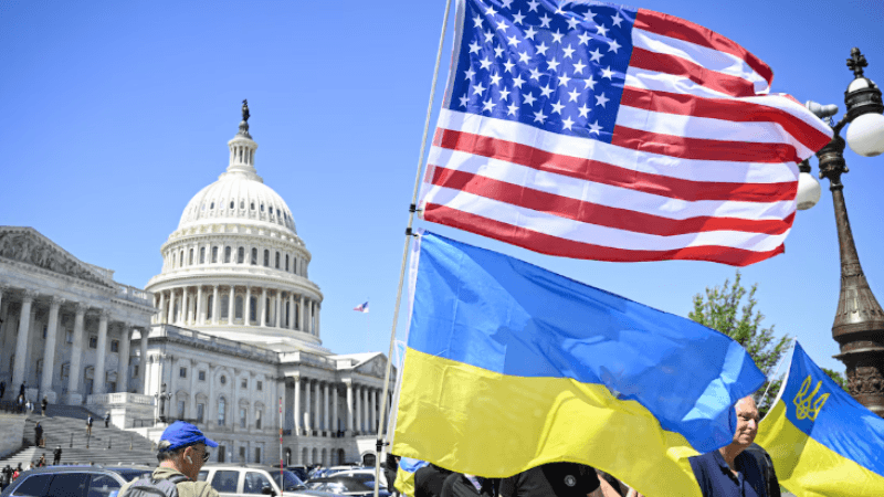 Washington débloque 20 milliards de dollars de prêt à l’Ukraine