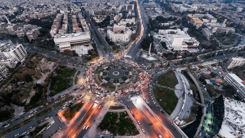 Syrie: Suspension de la Constitution et du Parlement