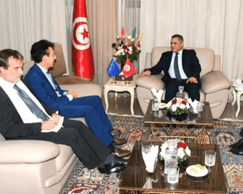 Le ministre de l'intérieur rencontre l'ambassadeur de l'UE en Tunisie