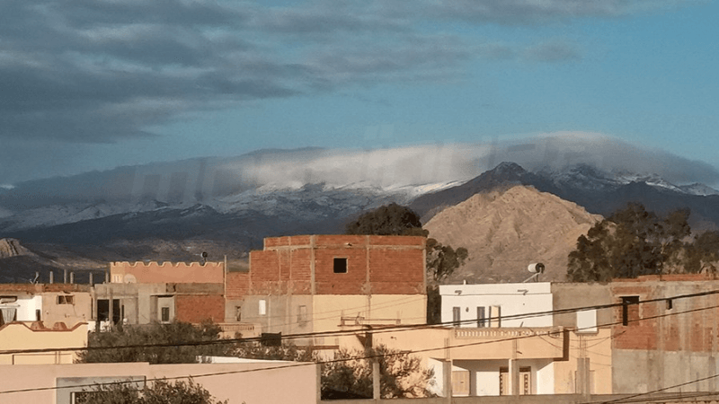 Kasserine: Mont Chaâmbi se pare de blanc