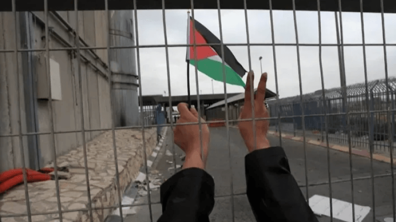 أحدهم أعتقل لـ45 عاما .. أبرز الأسرى الفلسطينيين المفرج عنهم