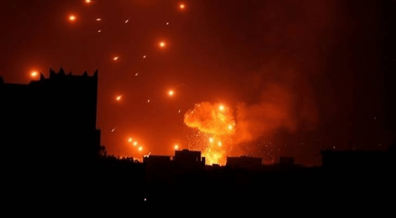 أمريكا تشنّ غارات على منصات إطلاق صواريخ مخازن للحوثيين
