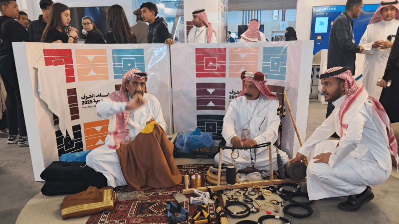 المشاركة الثقافية السعودية في معرض تونس الدولي للكتاب 2025