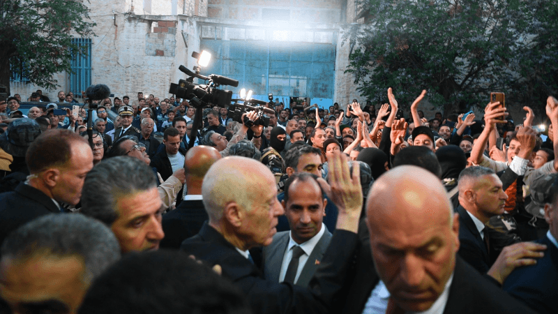 Kaïs Saïed en visite à Dahmani