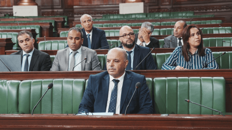 جلسة عامة للمصادقة على اتفاقية رخص السياقة بين تونس وإيطاليا