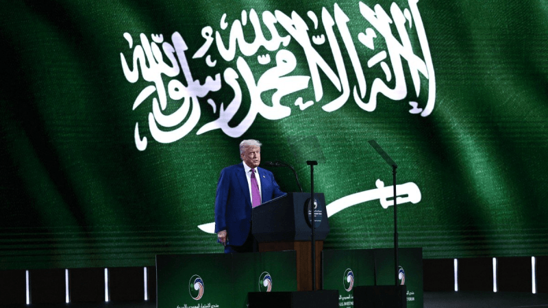 ترامب من الرياض: حلمي أن تُطبّع السعودية مع إسرائيل