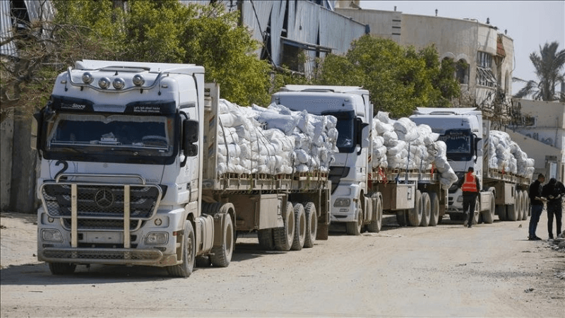 شاحنات محملة بطعام الأطفال تدخل إلى غزة