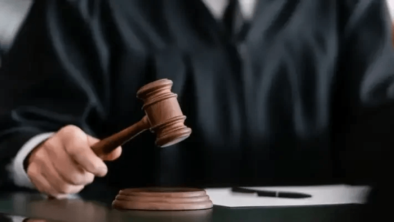 رفض الإفراج عن 3 إطارات سابقة بمؤسسة بترولية عمومية