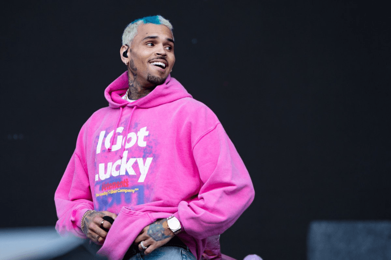 Londres : Le chanteur américain Chris Brown libéré sous caution