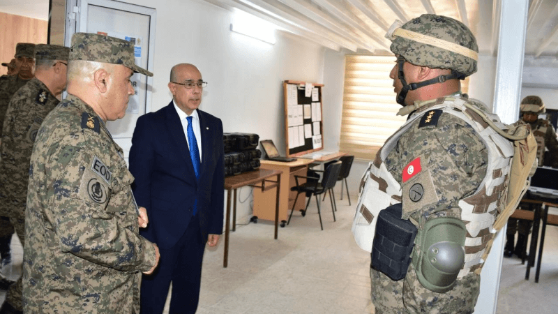 Le ministre de la Défense se rend à la base militaire de Bouficha