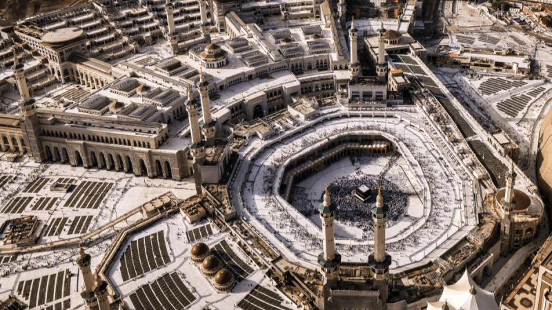 Près d’un million et demi de fidèles pour un 'hajj' sous canicule