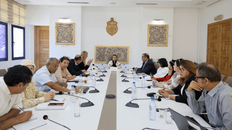 الصرارفي تبحث تنقيح الأمر المنظم لمشاركة الأجانب في الأنشطة الثقافية