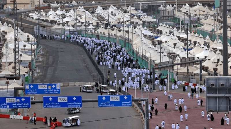 'مشعر منى' يستقبل الحجيج لقضاء يوم التروية