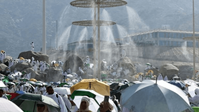 La Mecque : Des millions de pèlerins convergent vers le mont Arafat