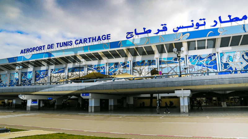 عودة الخط الجوي المباشر بين تونس والعراق.. 220 سائحا يصلون مطار قرطاج