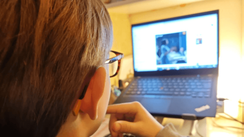L'Europe décidée à 'protéger ses enfants' des réseaux sociaux