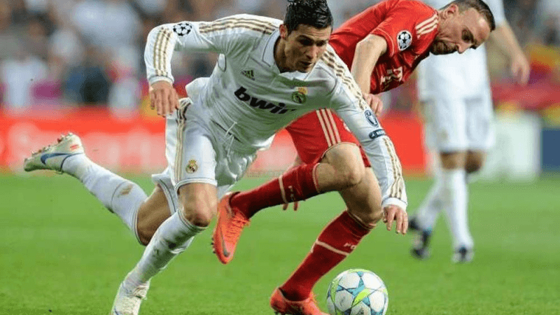 Ballon d'Or: Le tacle de Ribéry à Cristiano Ronaldo...