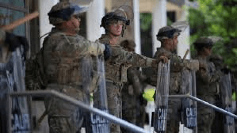 Des centaines de marines seront déployés à Los Angeles