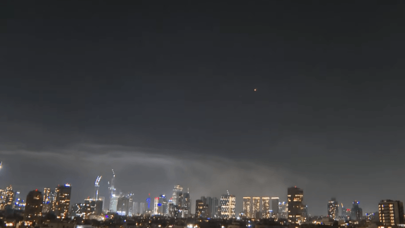 L’Iran frappe 'des dizaines de cibles' en Israël