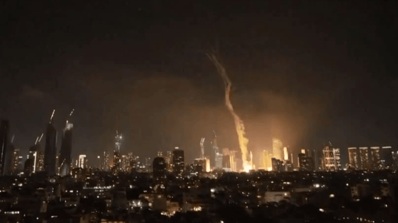 صواريخ إيران تلحق دمارا في تل أبيب وعشرات الإصابات