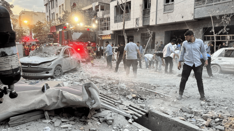هجوم إسرائيل على إيران يخلّف 78 قتيلًا و320 جريحًا