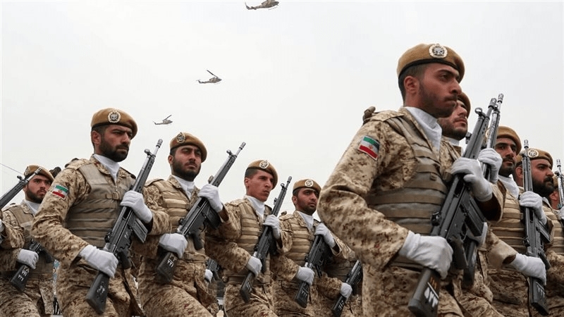 كبار القادة العسكريين في إيران: الحرب ستتوسّع والضربات ستكون مؤلمة