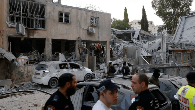 قتلى وعشرات الجرحى الإسرائيليين في الضربة الصاروخية الإيرانية