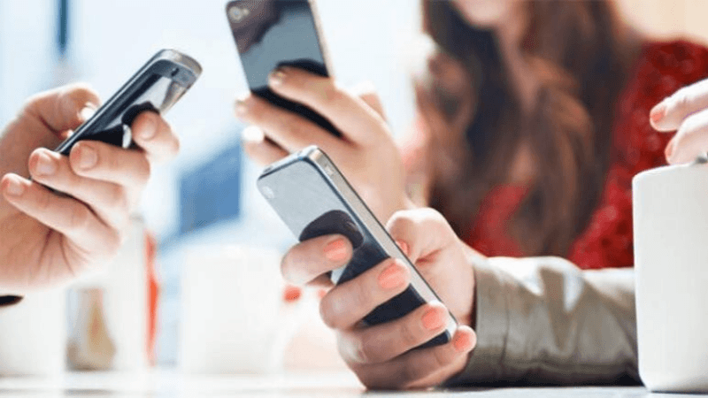 تراجع رقم أعمال قطاع الاتصالات إلى 325 مليون دينار في أفريل 2025