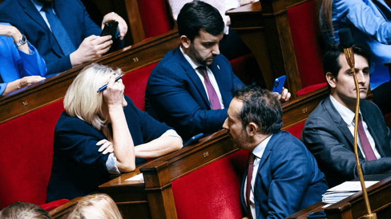 Les députés du RN appelés à quitter les groupes racistes sur Facebook