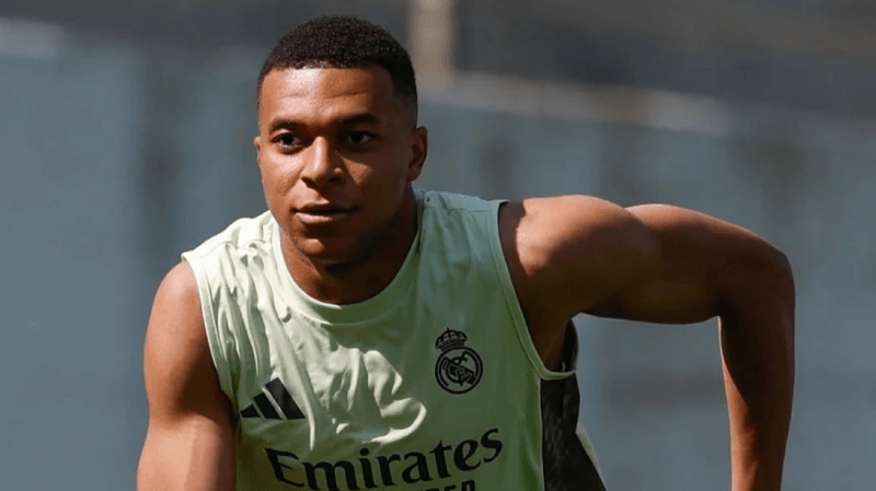 Real Madrid: Kylian Mbappé hospitalisé...