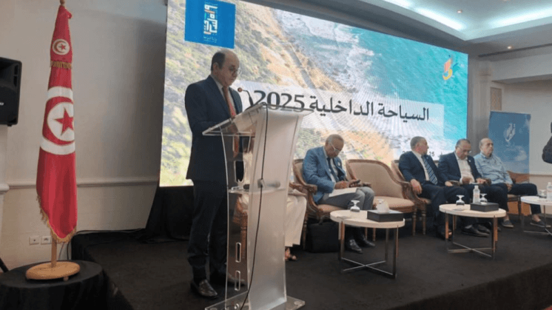 وزير السياحة:دعم نظافة شواطئ وتجهيز 62 بلدية سياحية بـ5.6 ملايين دينار