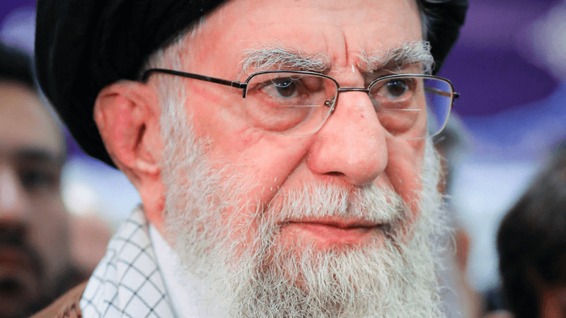 Khamenei répond à Trump : 'L’Iran ne se rendra jamais...'