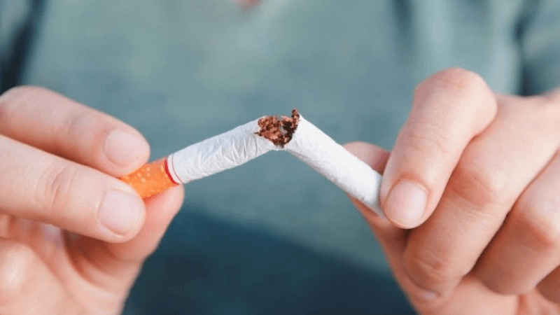 اعتبارا من الغد.. التدخين محظور على الشواطئ وبالحدائق العامة في فرنسا