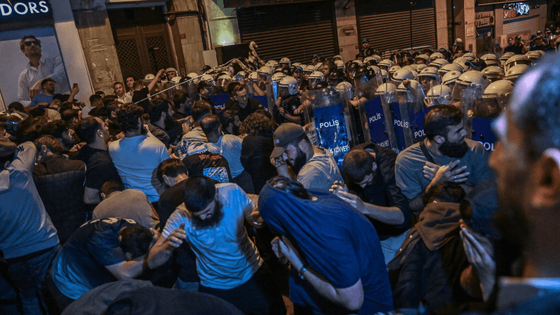 احتجاجات في تركيا بسبب 'رسم مُسيء للنبي محمد'